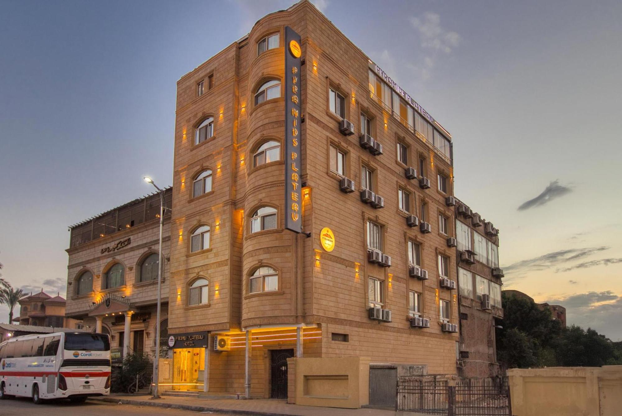 Pyramids Plateau Hotel Kafrat al Jabal Luaran gambar